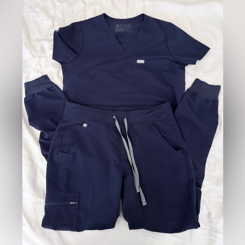 FIGS women’s small scrubs Zamora jogger tall pants & Catarina 1 pocket scrub top